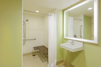 Standard Room, 1 Queen Bed