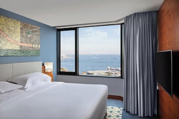 Superior Room, 1 King Bed, Sea View