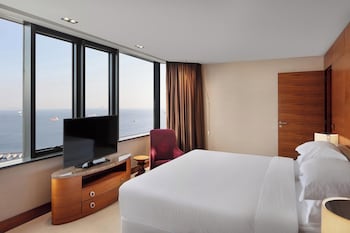 Executive Suite, 1 King Bed, Sea View