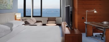 Premium Room, 1 King Bed with Sofa bed, Sea View