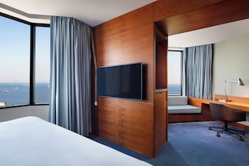 Superior Room, 1 King Bed, Sea View