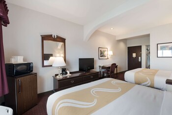 Suite, 2 Queen Beds, Non Smoking