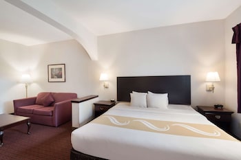 Suite, Jetted Tub