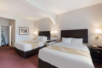 Suite, 2 Queen Beds, Non Smoking