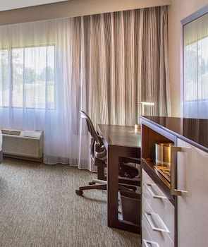 Room, 1 King Bed, Accessible, Patio