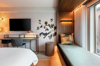 Deluxe Room, 1 King Bed