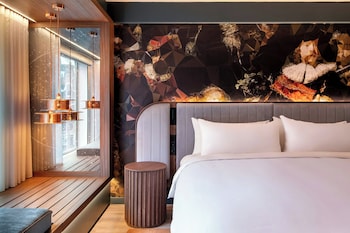 Deluxe Room, 1 King Bed
