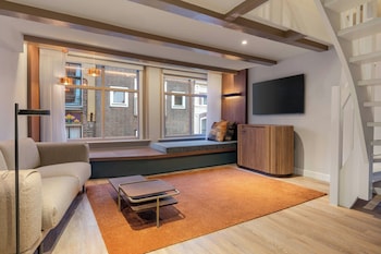 Club Suite, 1 King Bed (View)