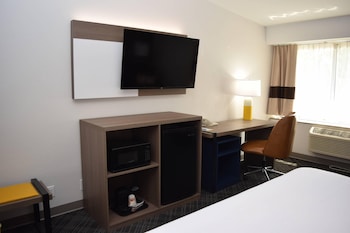 Standard Room, 1 King Bed