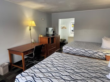Deluxe Room, 2 Queen Beds, Non Smoking