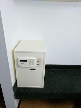 Deluxe Room, 1 King Bed