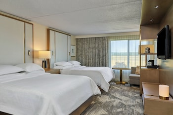 Room, 2 Queen Beds (Mobility Accessible, Tub)