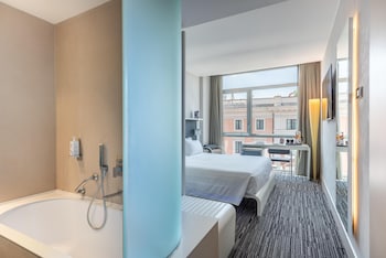 Comfort Room, 1 King Bed (Twin bed on request)