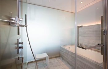 Club Deluxe Twin with Club Lounge Access