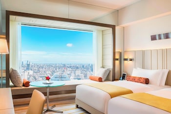 Club Deluxe Twin with Club Lounge Access