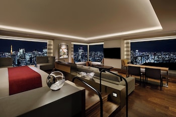 Designer's Suite with Club Lounge Access