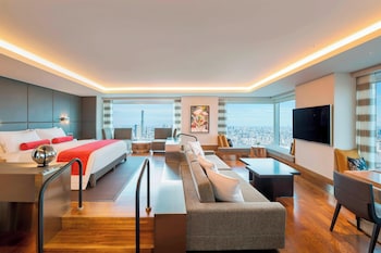 Designer's Suite with Club Lounge Access