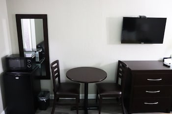 Suite, 1 King Bed, Non Smoking