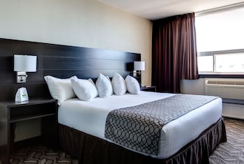 Room, 1 King Bed, Non Smoking (Upper Floor)