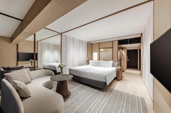 Executive Marina Bay, 1 King Bed, Access to Studio26, Marina Bay View, High Floor, Balcony