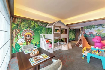 Urban Jungle Suite, Connecting Rooms, Children Amenities, Lounge Access, High Floor, City View