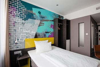 Room (Individual)