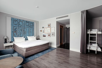 Premium Suite (Family)