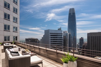 Signature Suite, Terrace (Skyline)
