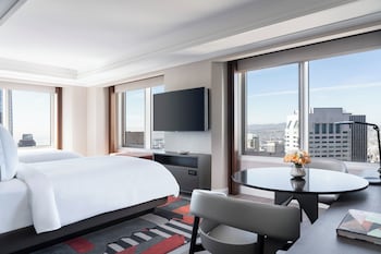 Deluxe Room, 2 Double Beds (Skyline Vw, Mobility and Hearing Acc)
