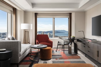 Studio Suite, 1 King Bed (Golden Gate View)