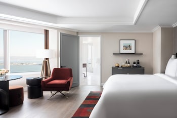 Superior Room, 1 King Bed, Non Smoking