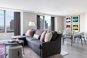 Signature Suite, Terrace (Skyline)