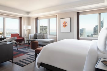 Studio Suite, 1 King Bed, Bay View
