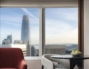 Superior Room, 1 King Bed (Skyline-View)