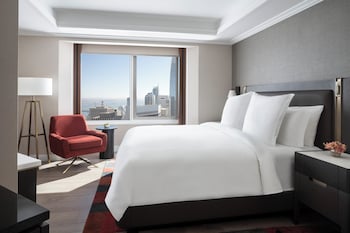 Superior Room, 1 King Bed (Skyline-View)