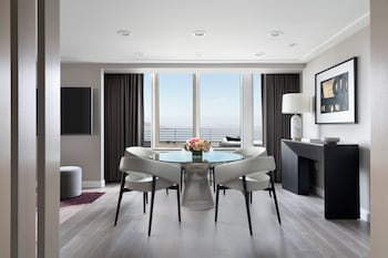 Presidential Suite, Terrace (Golden Gate)