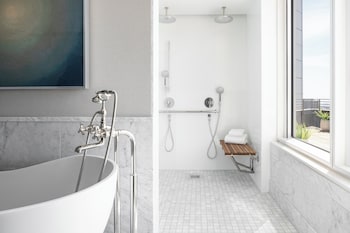 Signature Suite, Terrace (Skyline)