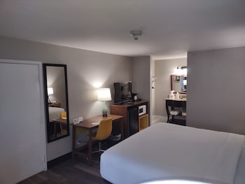 Business Room, 1 King Bed, Non Smoking
