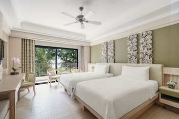 Superior Hill View Twin Room