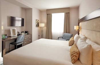 Deluxe Room, 1 King Bed