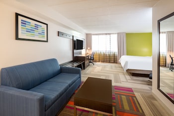 Premium Room, 1 King Bed, Jetted Tub