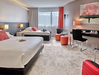 Family Room, Multiple Beds, Non Smoking, Connecting Rooms (Shower Only;Larger Room)