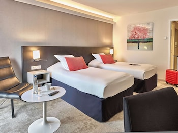 Comfort Room, 2 Twin Beds, Non Smoking (Larger Room)