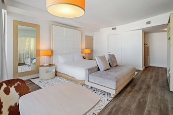 One Bedroom Suite King with Balcony