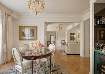 Premier Suite, 1 Bedroom (One-Bedroom)