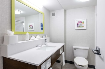 Room, 1 King Bed, Non Smoking, Refrigerator & Microwave