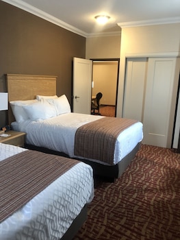 Suite, Multiple Beds, Non Smoking, Kitchenette (with Sofabed)