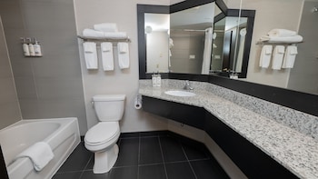 Standard Room, 2 Queen Beds (High Floor)