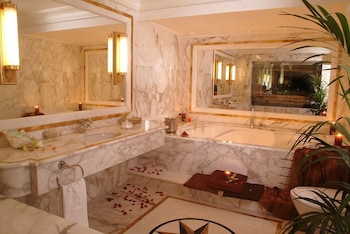 Athenian Panorama Room