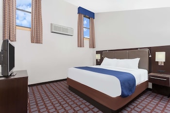 Suite, 1 King Bed, Non Smoking